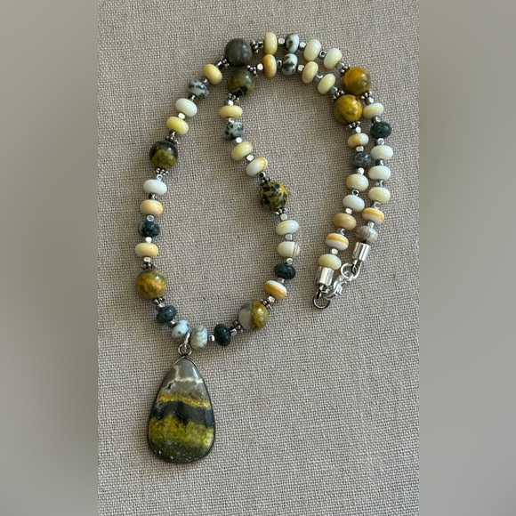20-1/2 inch Bumblebee Jasper bead necklace NWOT - Picture 5 of 11